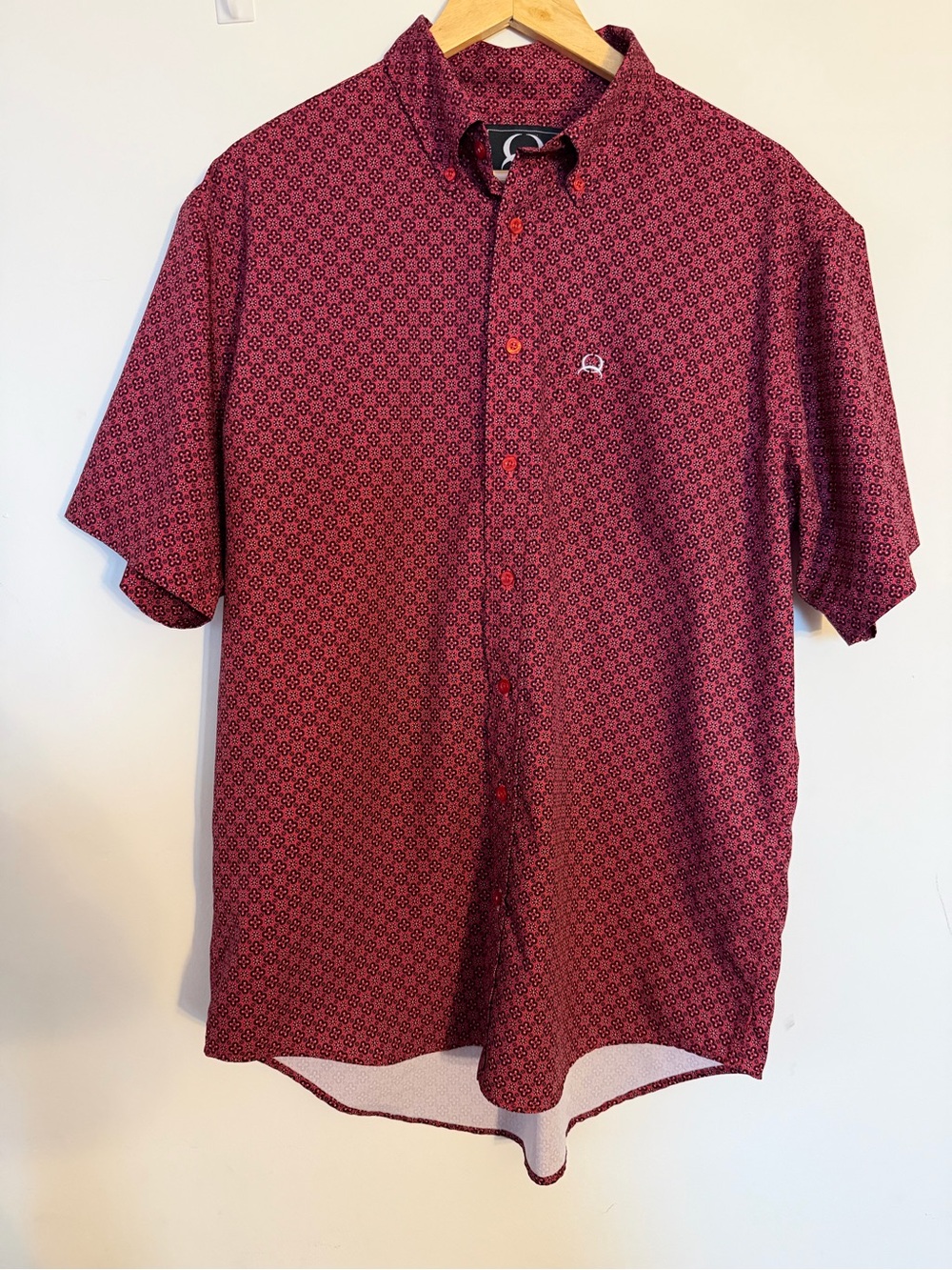Cinch Men's Short-Sleeve Button-Up Shirt in Burgundy Red Geometric Print